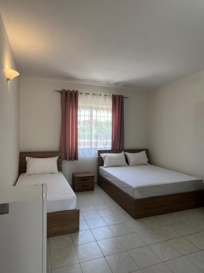 Guest House Sala Durres Ngoại thất bức ảnh